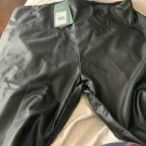 Lyses’ Leather leggings